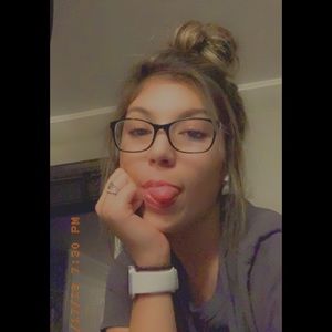 Meet your Posher, Kayla